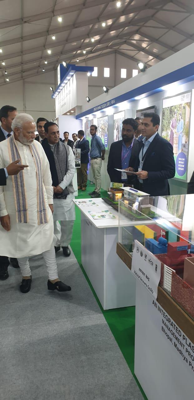 PM Narendra Modi viewing LooCafe sanitation model at Swachh Bharat exhibition